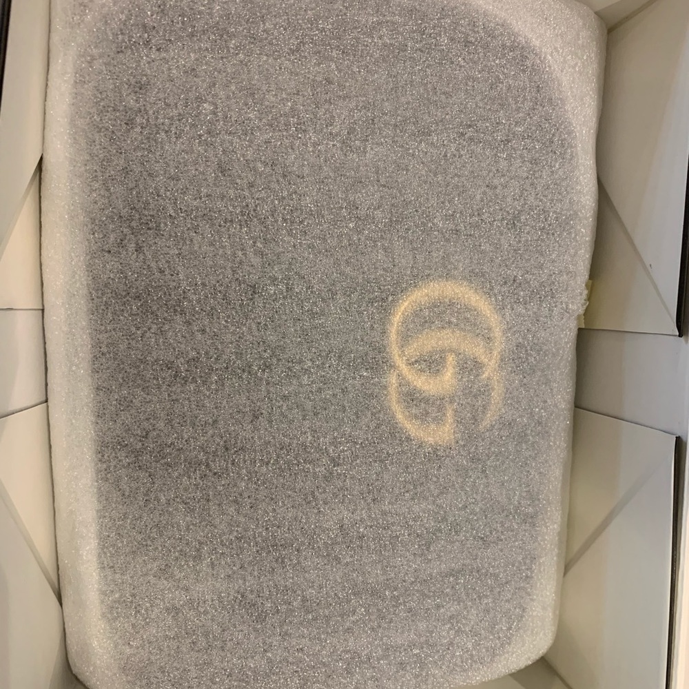 Gucci Mini Marmont Crossbody bag - Picture 12 of 16